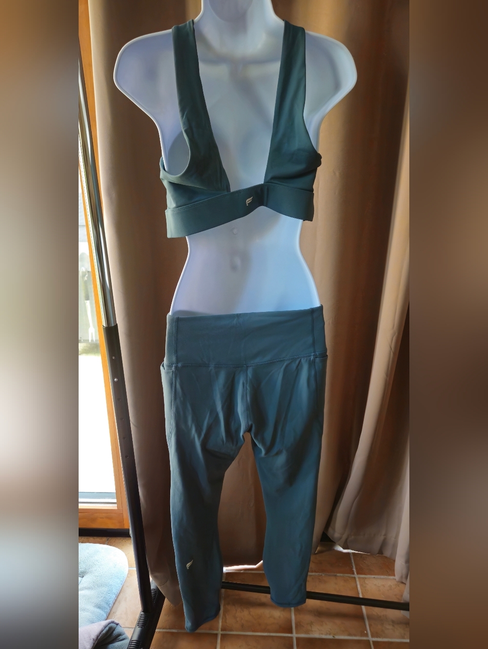 Fabletics PureLuxe Oasis Set • Twist Bra + HW Crossover Leggings - Picture 2 of 10
